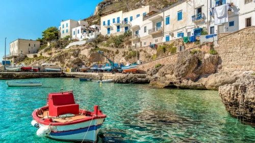 sicilia-egadi-levanzo-Depositphotos_191875932_1920