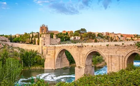 spagna-toledo-Depositphotos_25747855_455